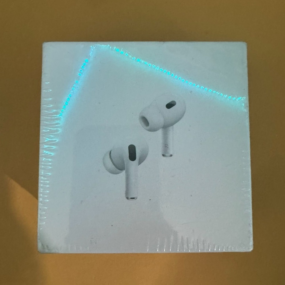 Sleek White Wireless Earbuds